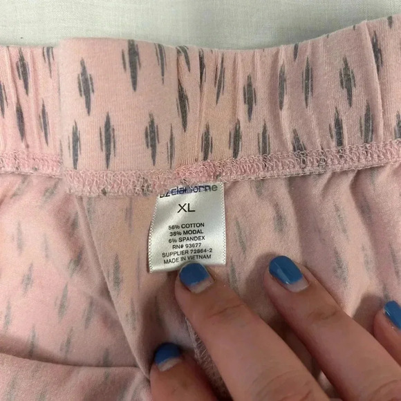 Women’s Liz Claiborne Pink And Grey Pajama Pants Size XL - Picture 4 of 4